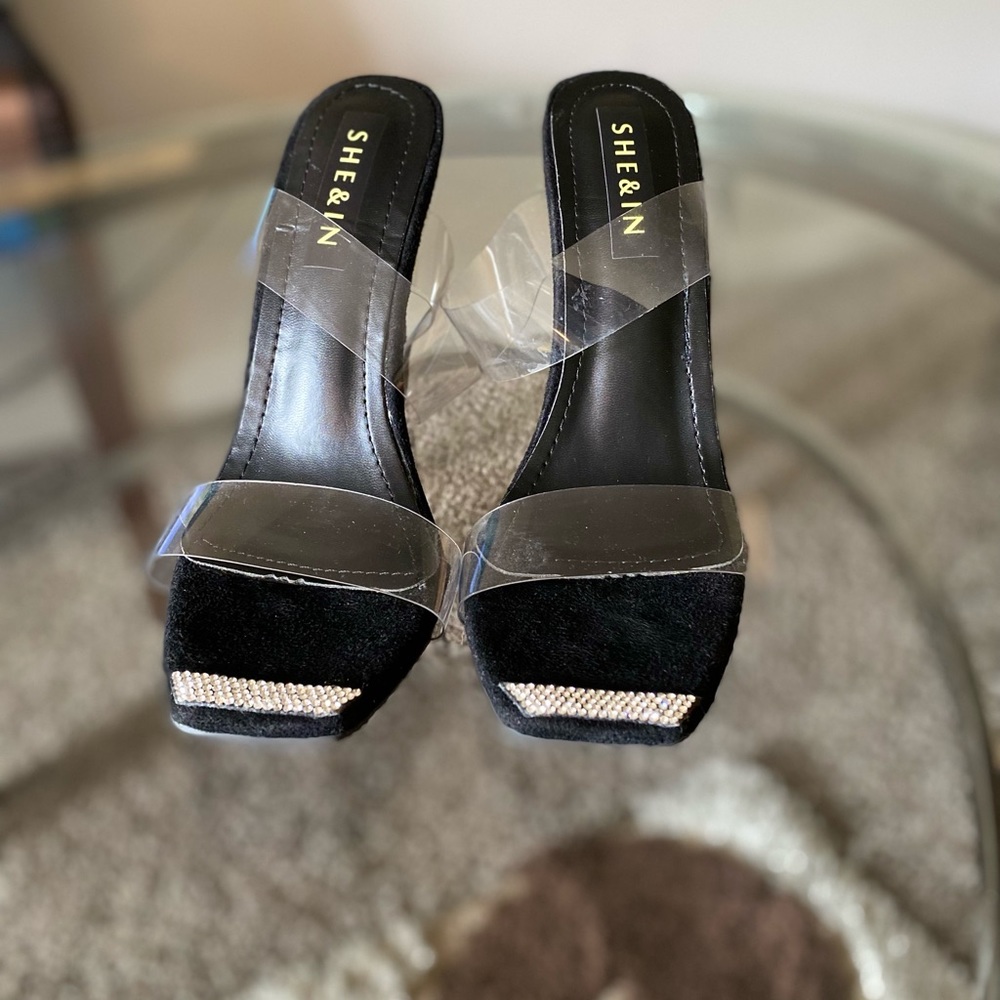 Shoes - Picture 2 of 3
